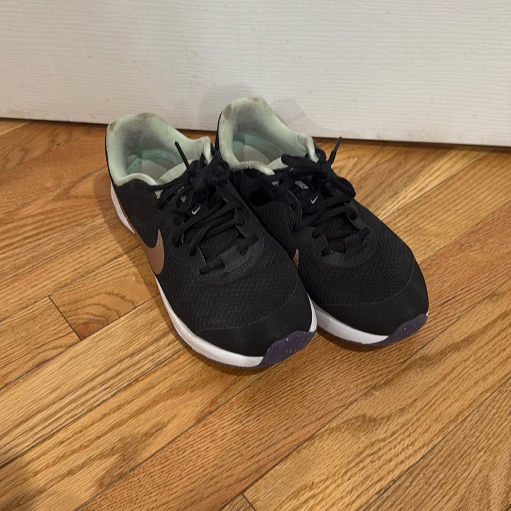 Nike volleyball sneakers for girls